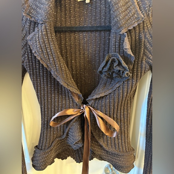 Elegant Brown Sweater with Ribbon Tie - Picture 2 of 4